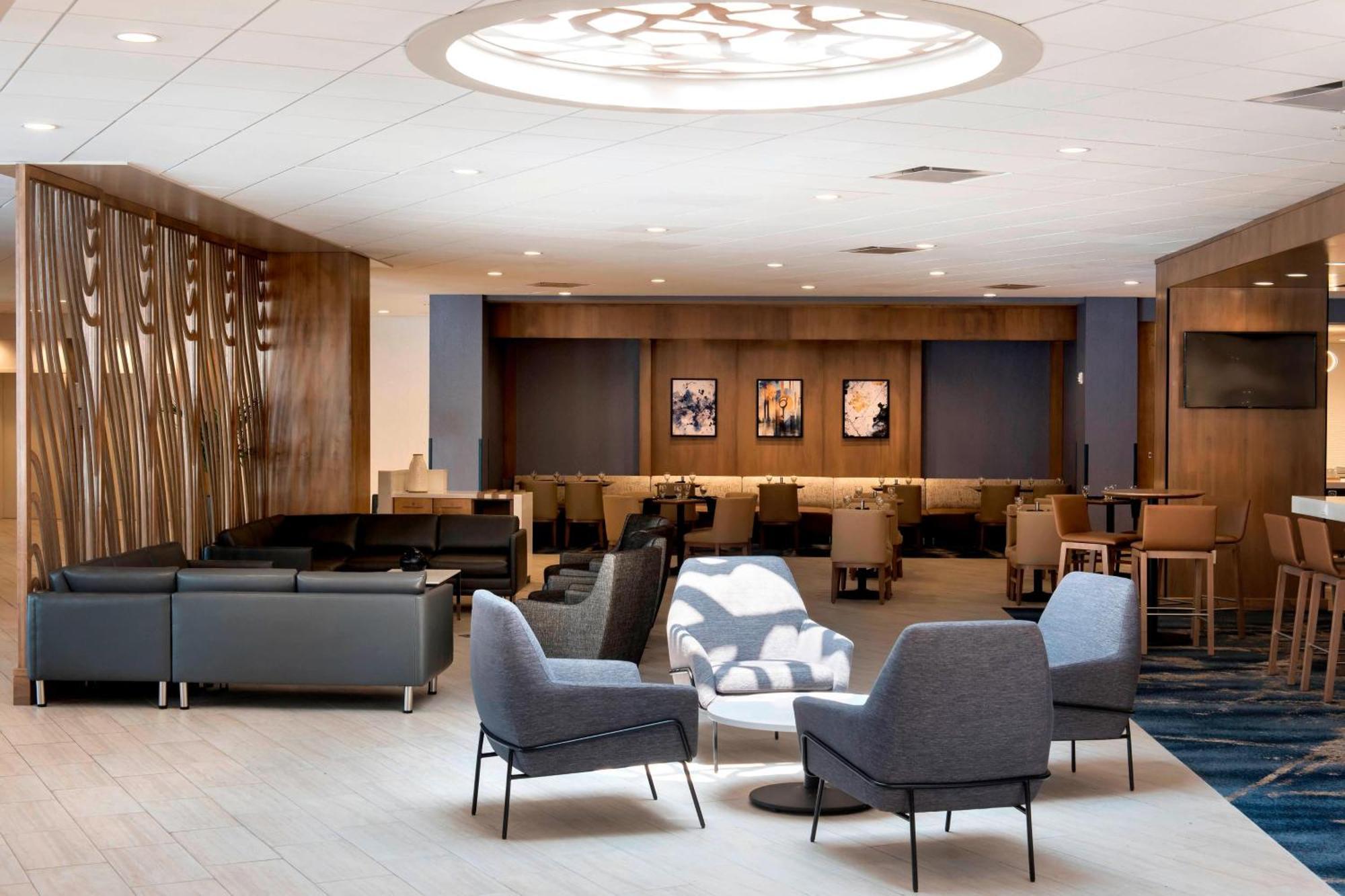 Delta Hotels By Marriott Utica Buitenkant foto