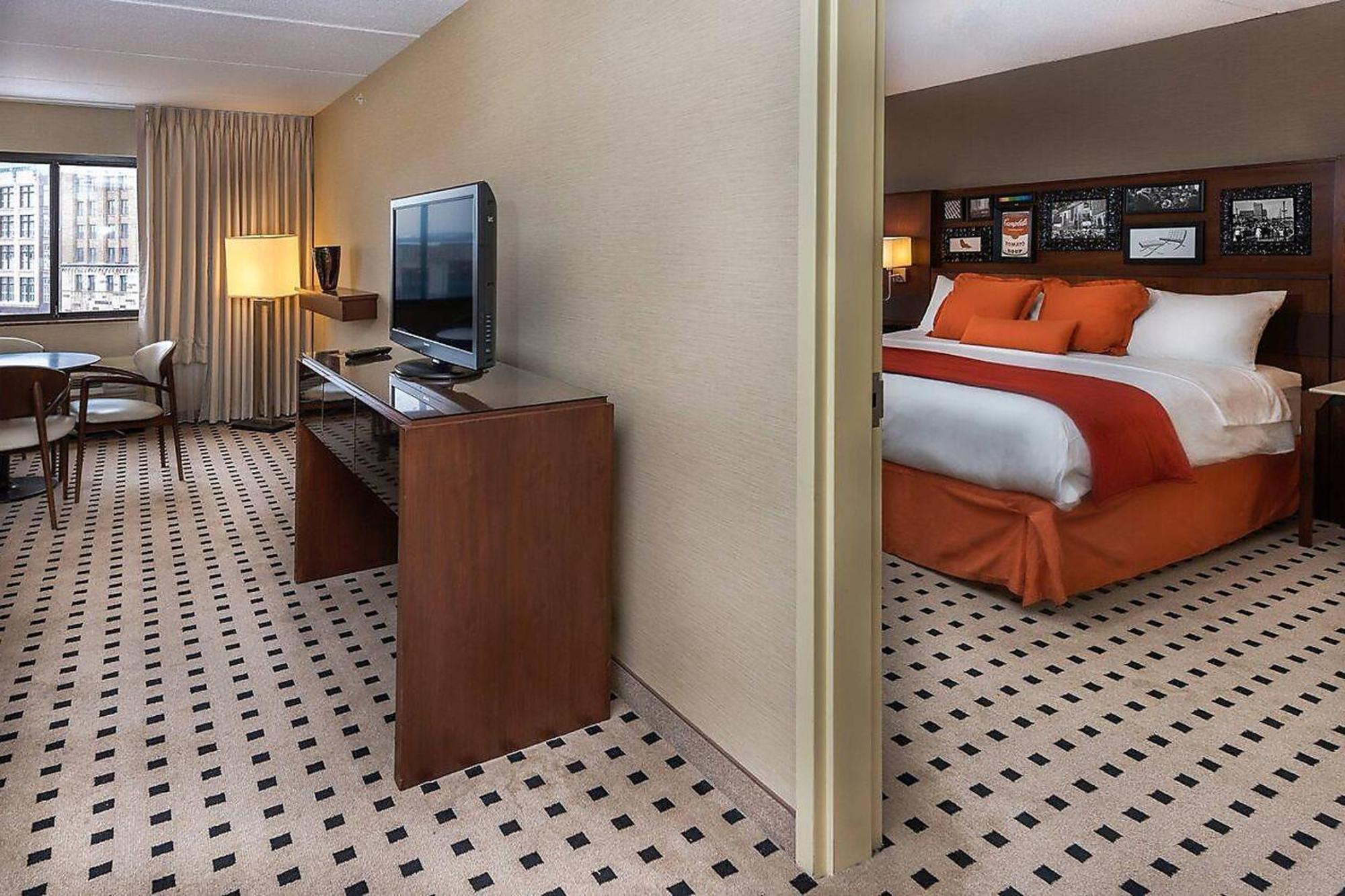 Delta Hotels By Marriott Utica Buitenkant foto