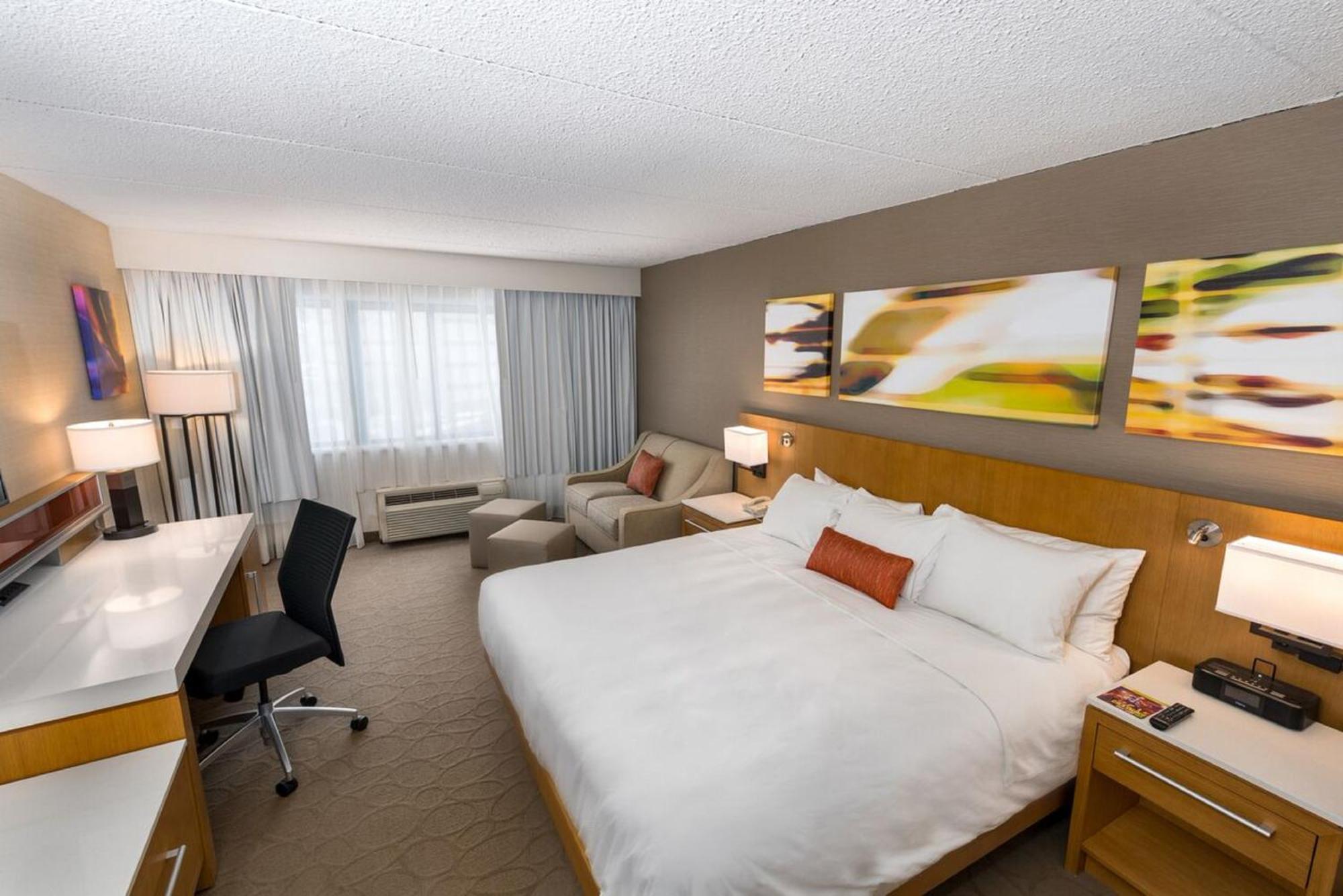Delta Hotels By Marriott Utica Buitenkant foto
