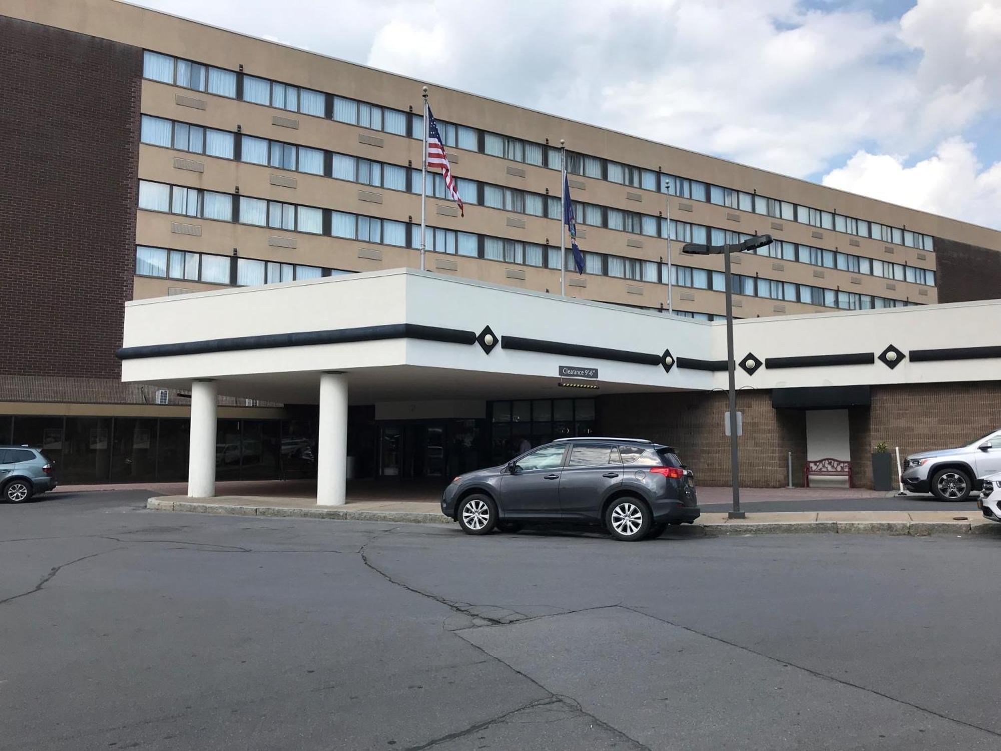 Delta Hotels By Marriott Utica Buitenkant foto