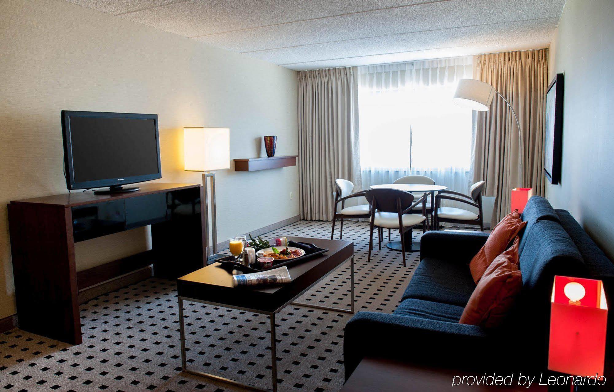Delta Hotels By Marriott Utica Buitenkant foto